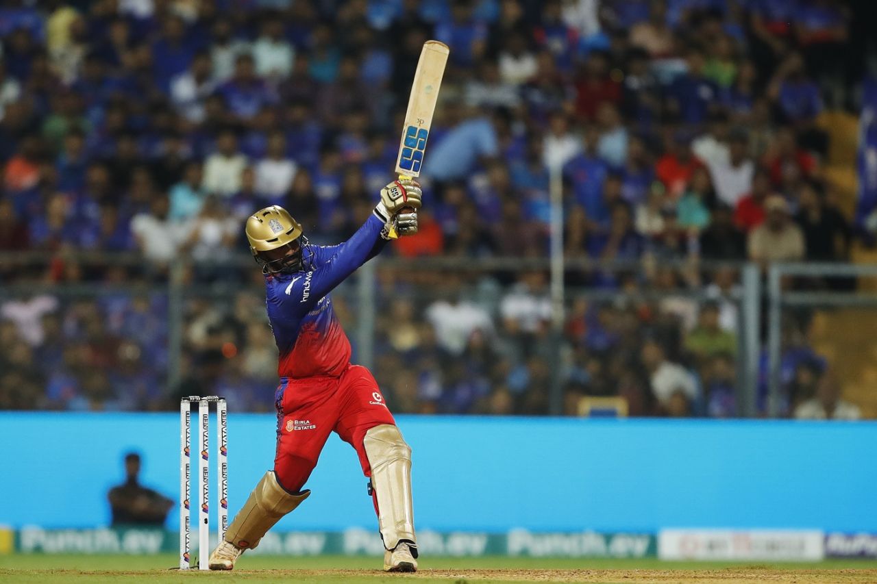 Dinesh Karthik's cameo in the death overs kept RCB going, Mumbai Indians vs Royal Challengers Bangalore, IPL 2024, Mumbai, April 11, 2024