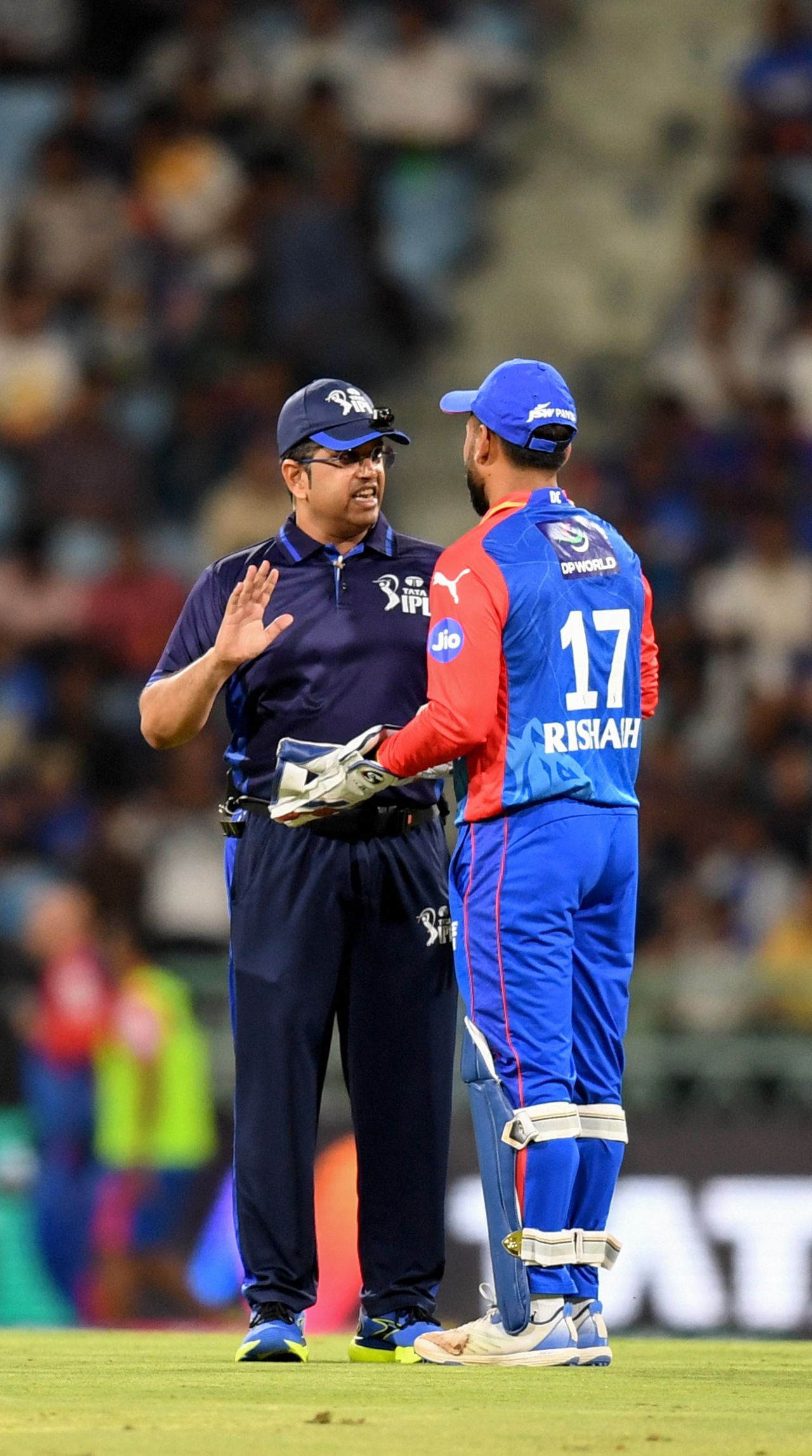 Rishabh Pant argues with the umpire after a review for a wide went against Capitals, Lucknow Super Giants vs Delhi Capitals, IPL 2024, Lucknow, April 12, 2024