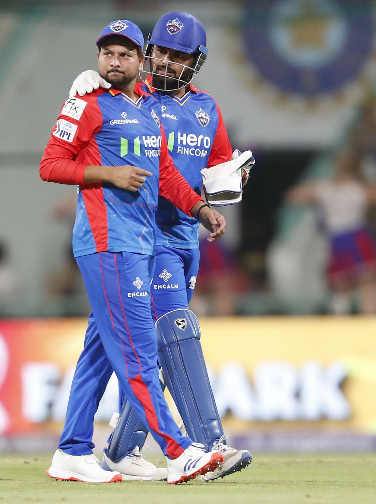 Kuldeep Yadav has a chat with his captain Rishabh Pant, Lucknow Super Giants vs Delhi Capitals, IPL 2024, Lucknow, April 12, 2024