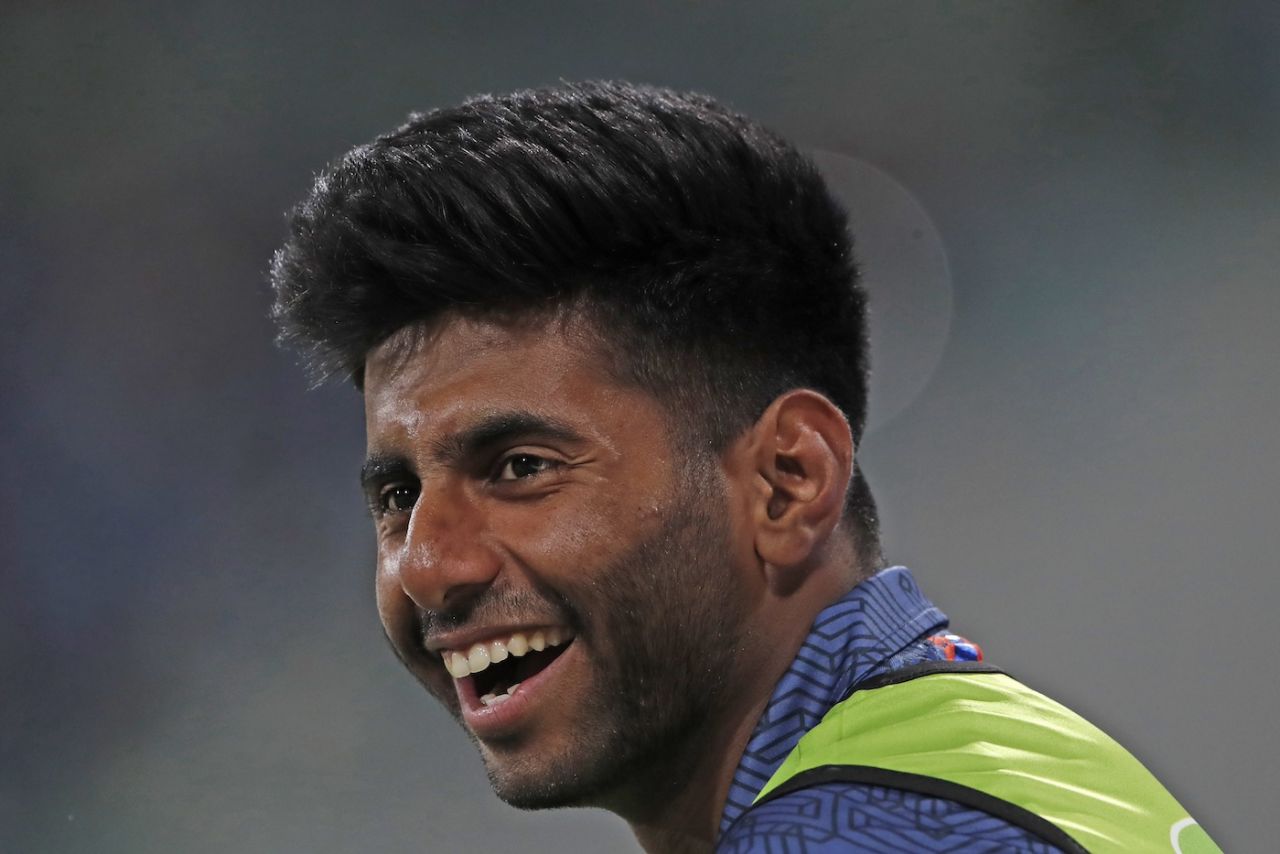 Mayank Yadav watches the game from the sidelines, Lucknow Super Giants vs Delhi Capitals, IPL 2024, Lucknow, April 12, 2024
