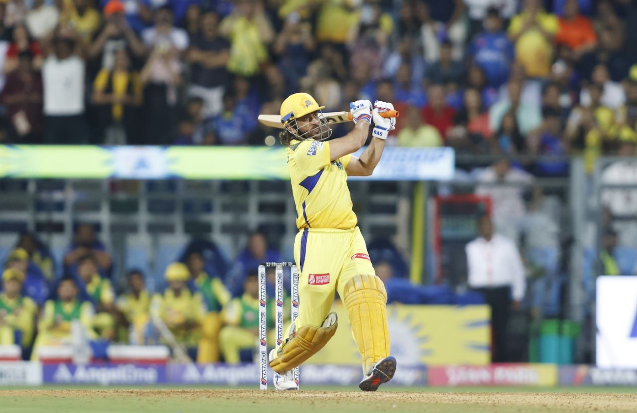 MS Dhoni hit three sixes off his first three balls, Mumbai Indians vs Chennai Super Kings, IPL 2024, Mumbai, April 14, 2024