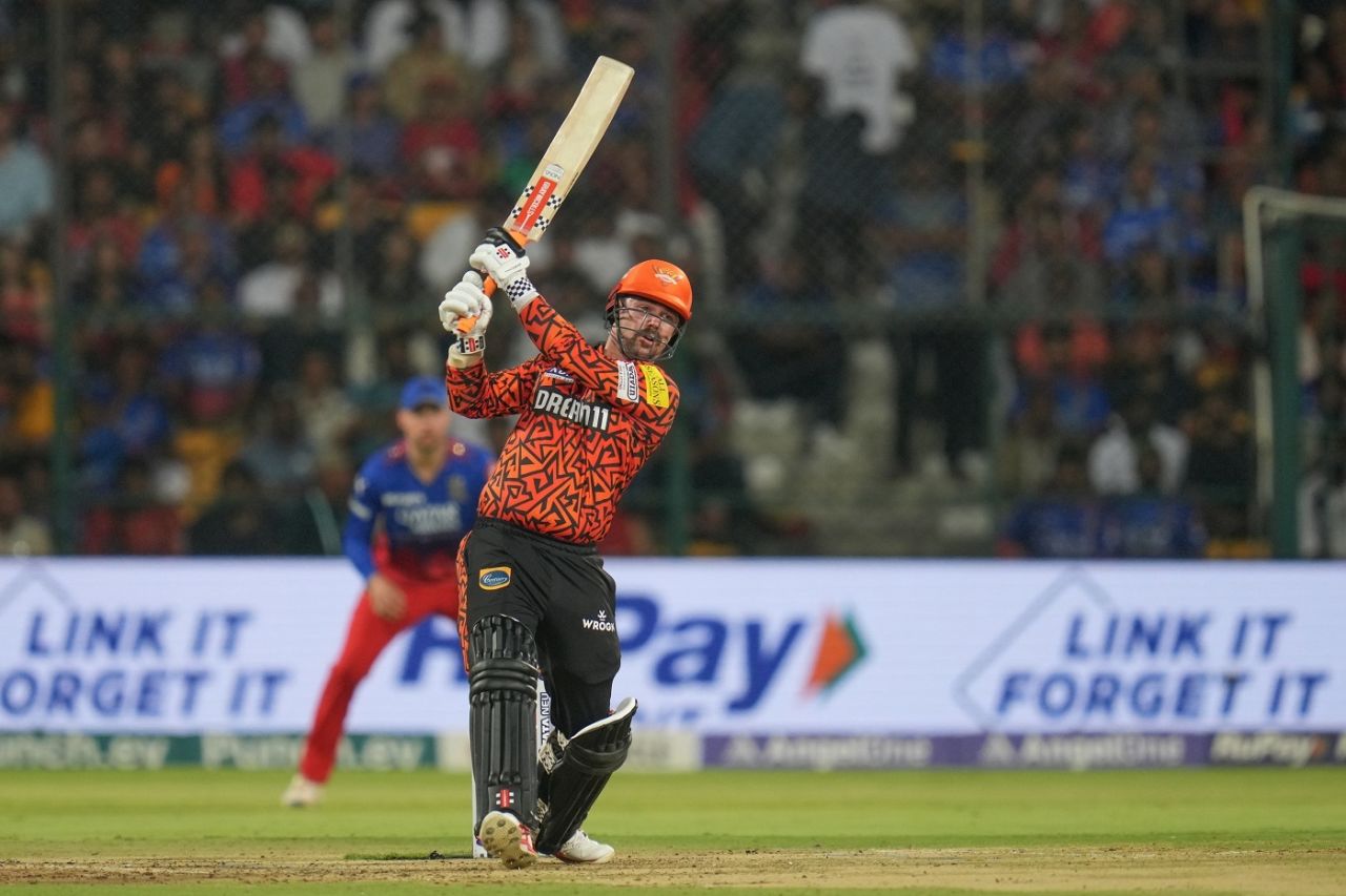 Travis Head frees his arms on his way to a punishing 102 off 41, Royal Challengers Bengaluru vs Sunrisers Hyderabad, IPL 2024, Bengaluru, April 15, 2024