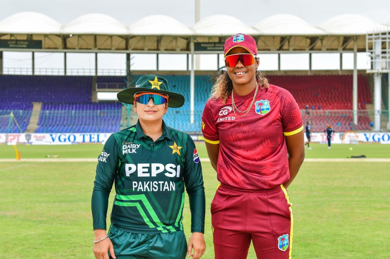 Nida Dar and Hayley Matthews at the toss, Pakistan vs West Indies, 1st women's ODI, Karachi, April 18, 2024