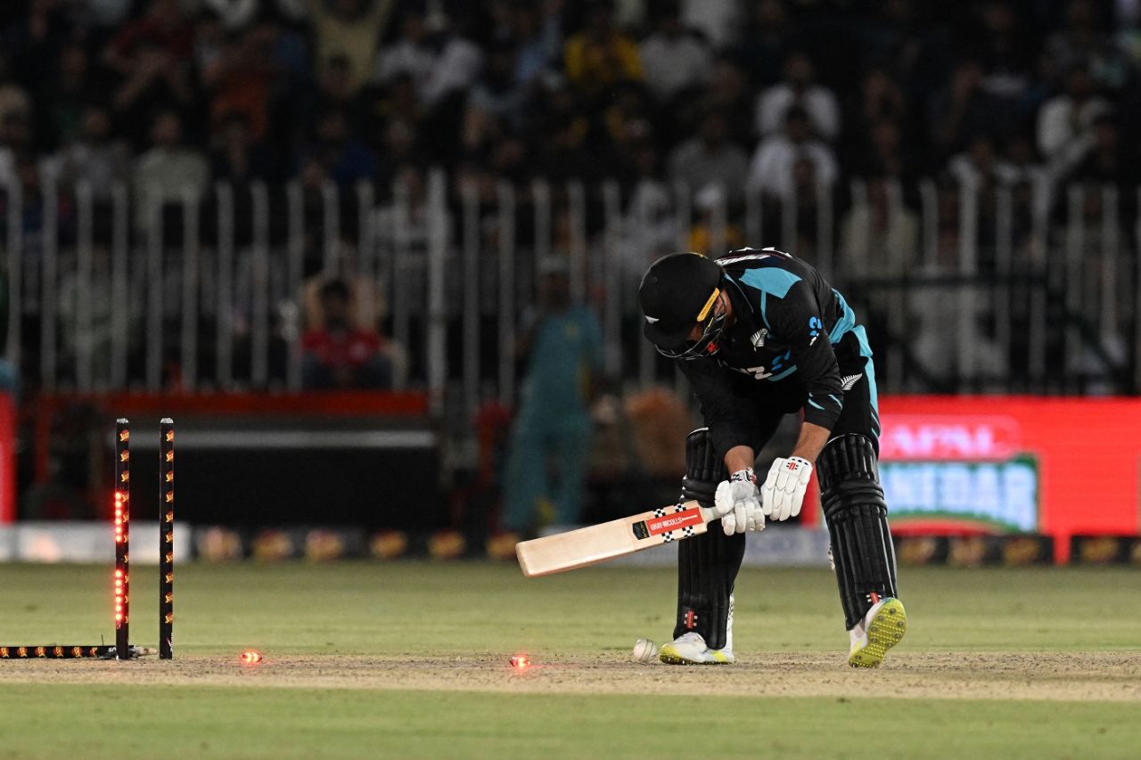 Tim Robinson had his middle pole flattened by Naseem Shah, Pakistan vs New Zealand, 3rd T20I, Rawalpindi, April 21, 2024