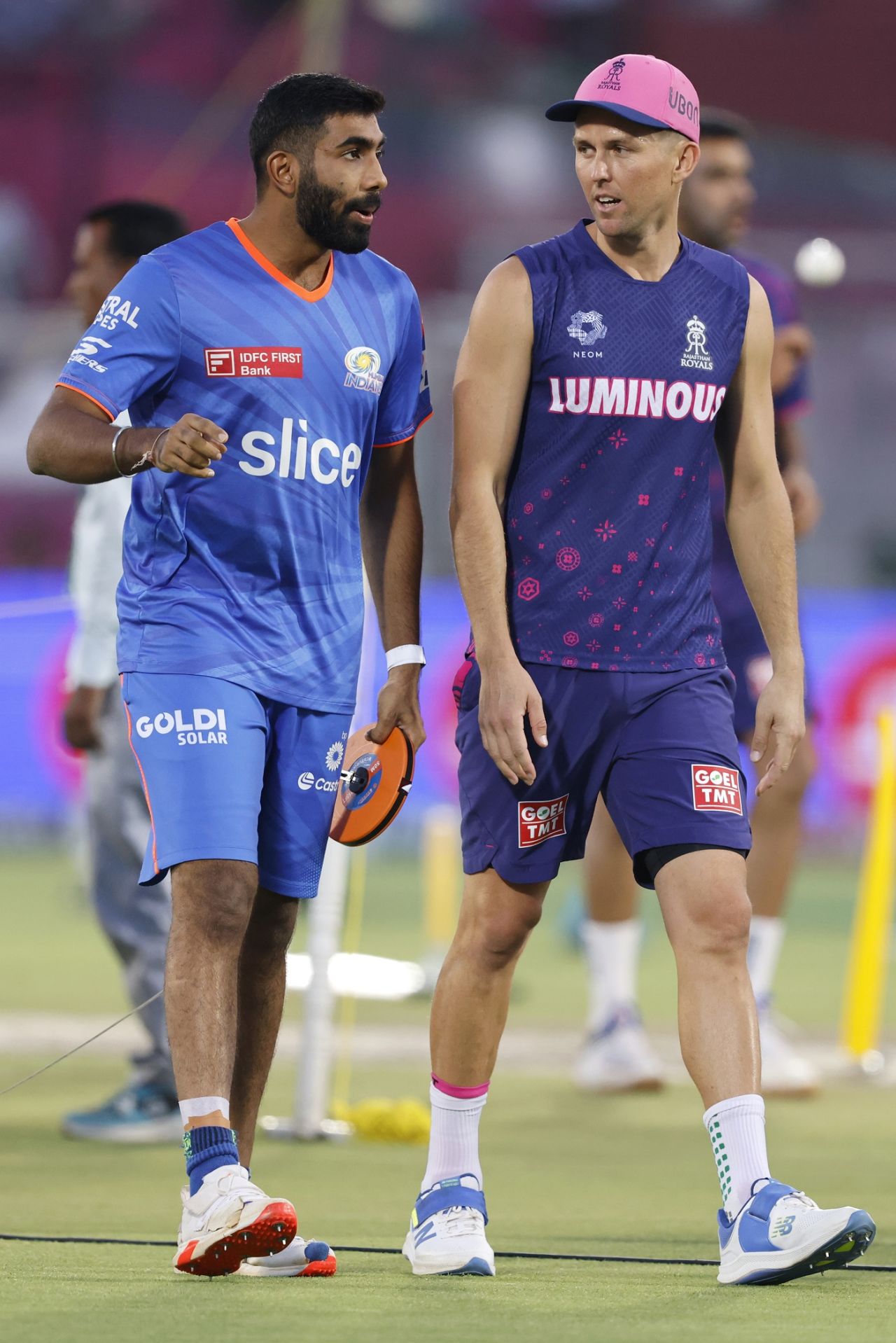 Jasprit Bumrah and Trent Boult have a chat ahead of the game, Rajasthan Royals vs Mumbai Indians, IPL 2024, Jaipur, April 22, 2024
