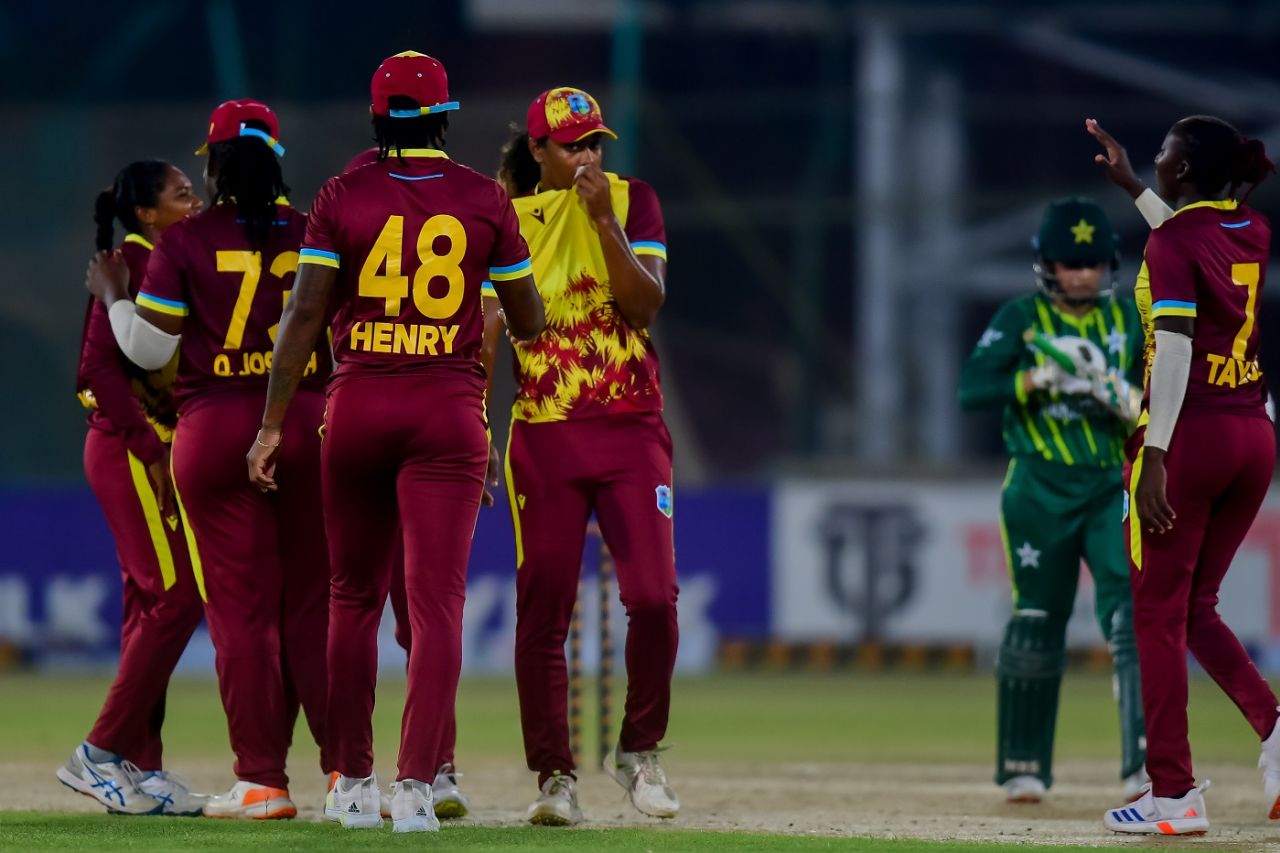 Hayley Matthews trapped the fluent Sidra Ameen lbw, Pakistan vs West Indies, 1st women's T20I, Karachi, April 26, 2024