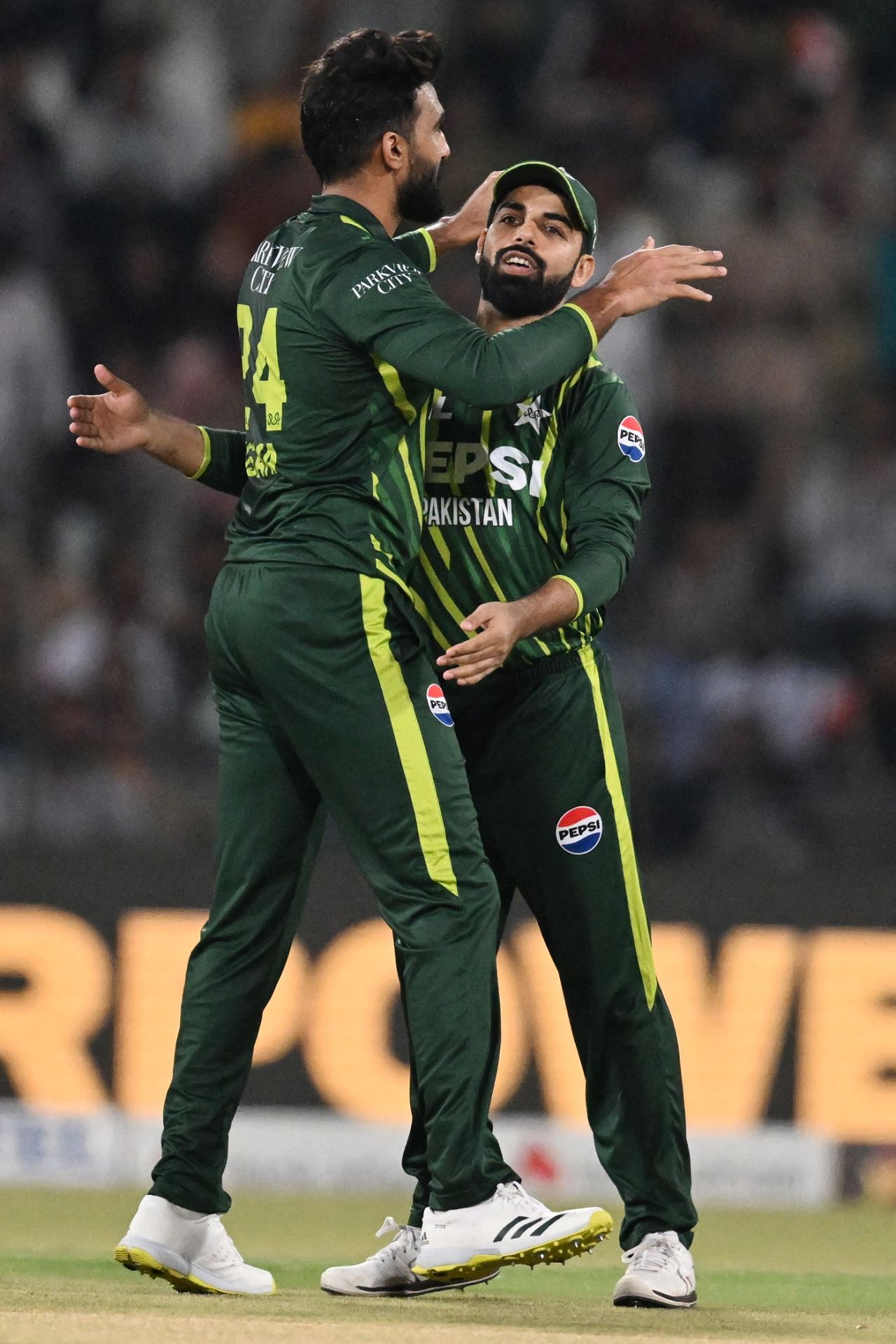 Usama Mir and Shadab Khan took three quick wickets to give Pakistan the momentum, Pakistan vs New Zealand, fifth T20I, Lahore, April 27, 2024