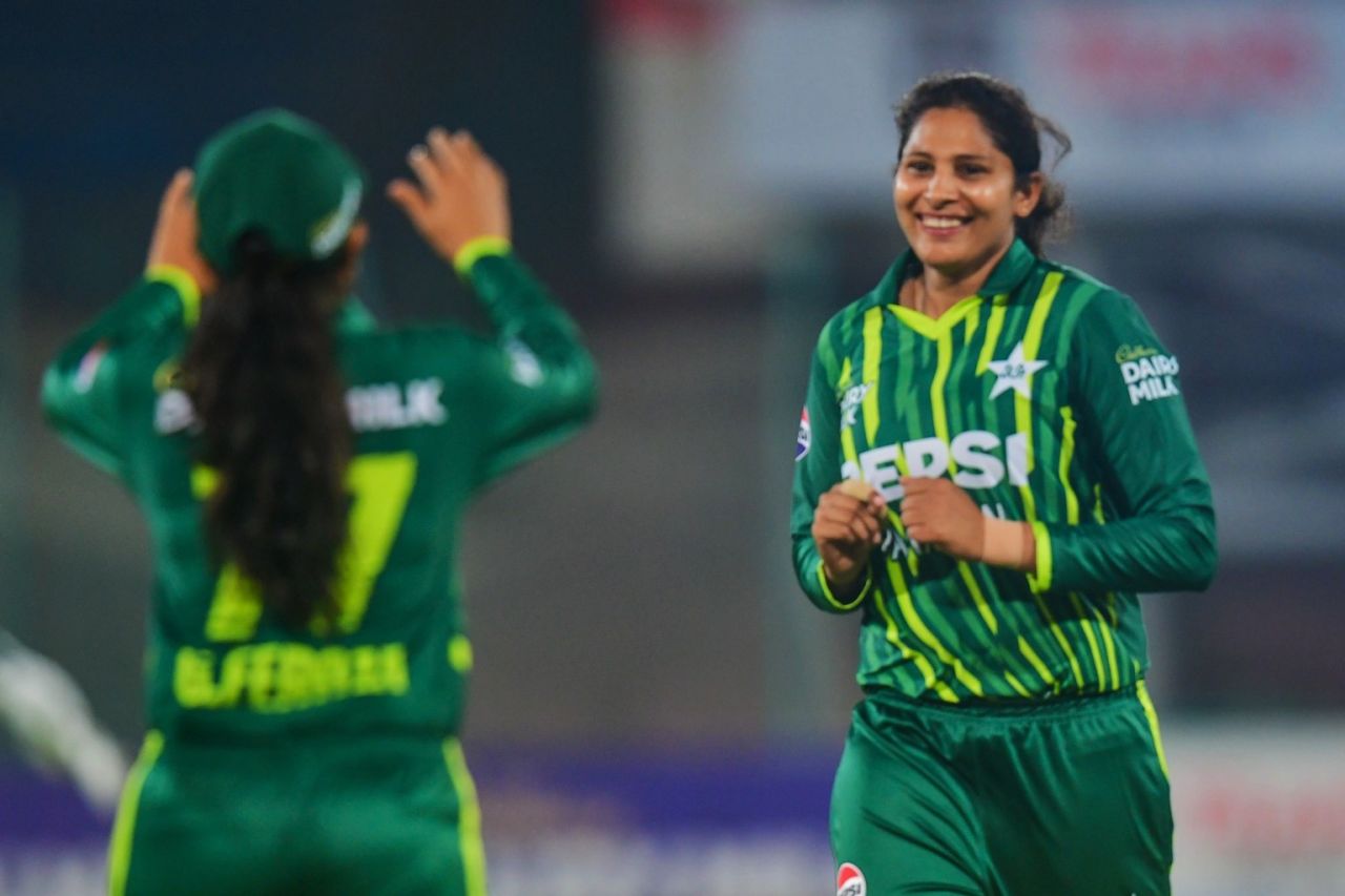 Sadia Iqbal took the key wicket of Hayley Matthews, Pakistan vs West Indies, 2nd Women's T20I, Karachi, April 28, 2024