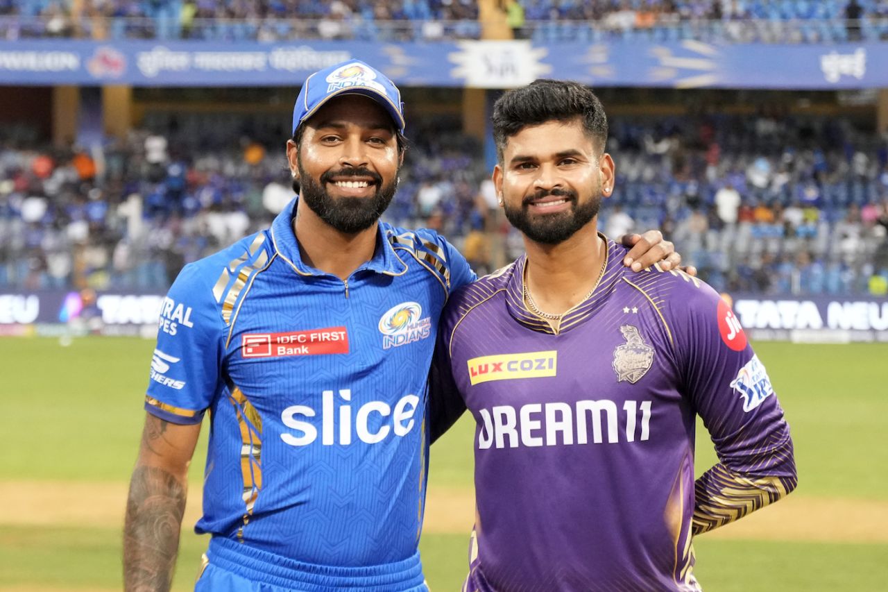 Hardik Pandya and Shreyas Iyer at the toss - MI won and asked KKR to bat, Mumbai Indians vs Kolkata Knight Riders, IPL 2024, Mumbai, May 3, 2024