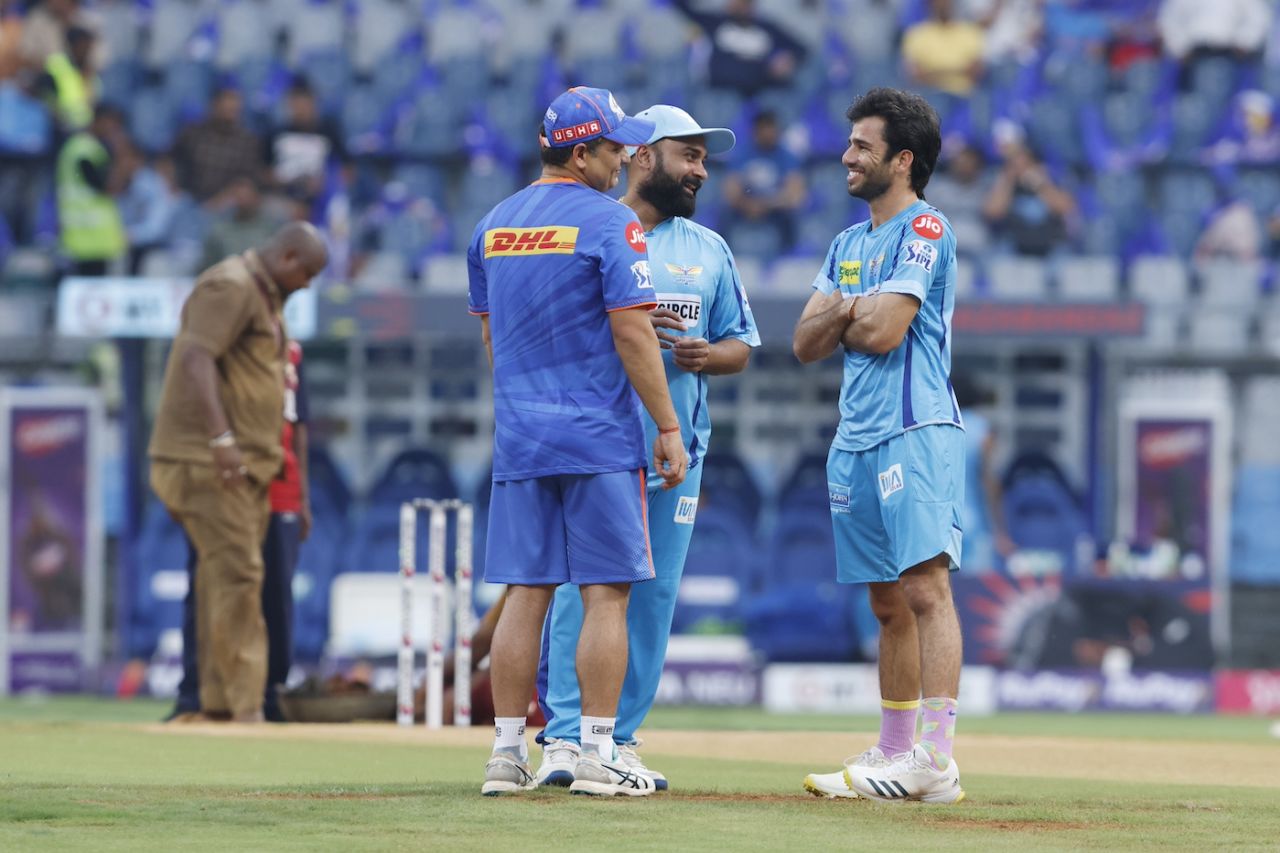 The legspinners' conference - Piyush Chawla, Amit Mishra and Ravi Bishnoi catch up, Mumbai Indians vs Lucknow Super Giants, IPL 2024, Mumbai, May 17, 2024