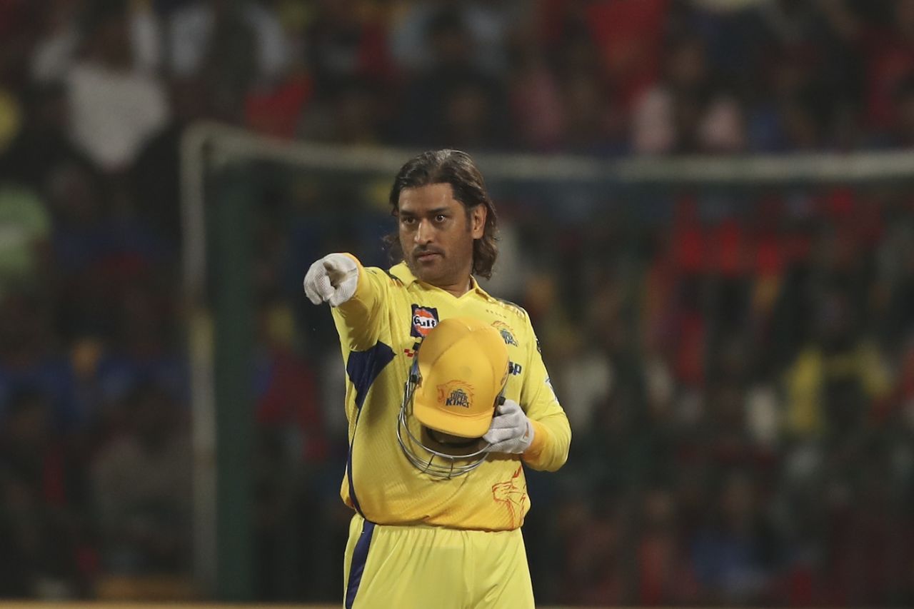 MS Dhoni just can't stop being the captain, Royal Challengers Bengaluru vs Chennai Super Kings, IPL 2024, Bengaluru, May 18, 2024