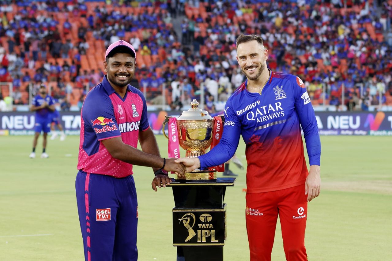 Sanju Samson and Faf du Plessis pose after the toss, Rajasthan Royals vs Royal Challengers Bengaluru, IPL 2024, Eliminator, Ahmedabad, May 22, 2024 