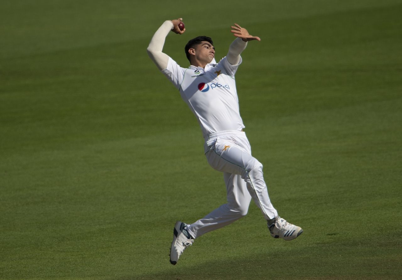 Naseem Shah bowls, England vs Pakistan, Ageas Bowl, 2nd Test, 5th day, August 17, 2020