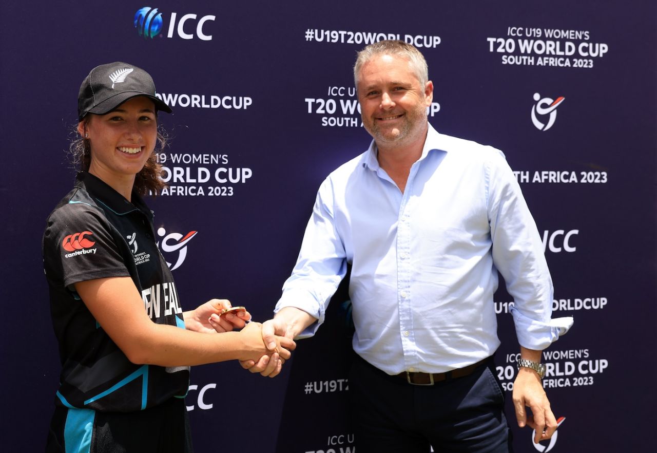 Natasha Codyre receives her Player of the Match medal from Chris Tetley, the ICC's head of events, New Zealand vs Ireland, Under-19 Women's T20 World Cup, Potchefstroom, January 17, 2023