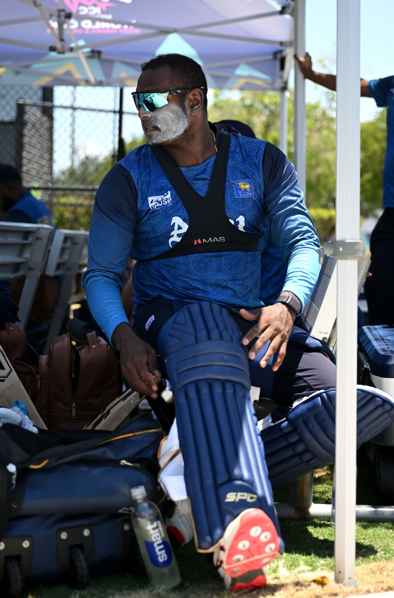 Angelo Mathews pads up to get ready to bat, T20 World Cup 2024, Lauderhill, Florida May 26, 2024