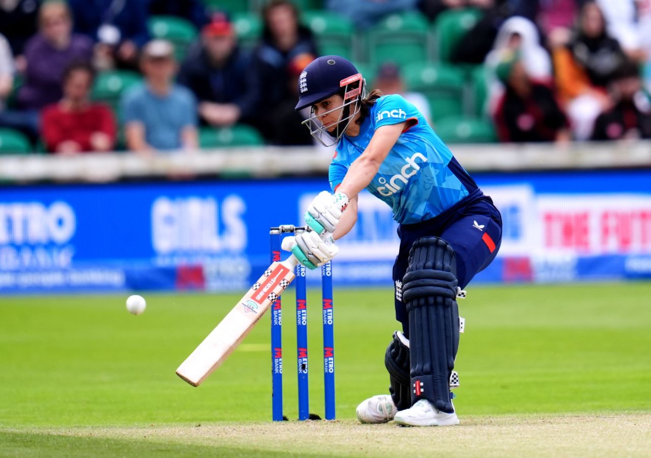 Maia Bouchier went on the offensive during the Powerplay, scoring 34 of England's 53, England vs Pakistan, 3rd Women's ODI, Chelmsford, May 29, 2024