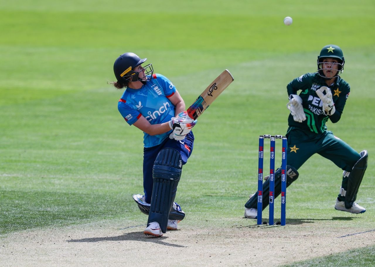 Nat Sciver-Brunt goes for the scoop, England vs Pakistan, 3rd Women's ODI, Chelmsford, May 29, 2024