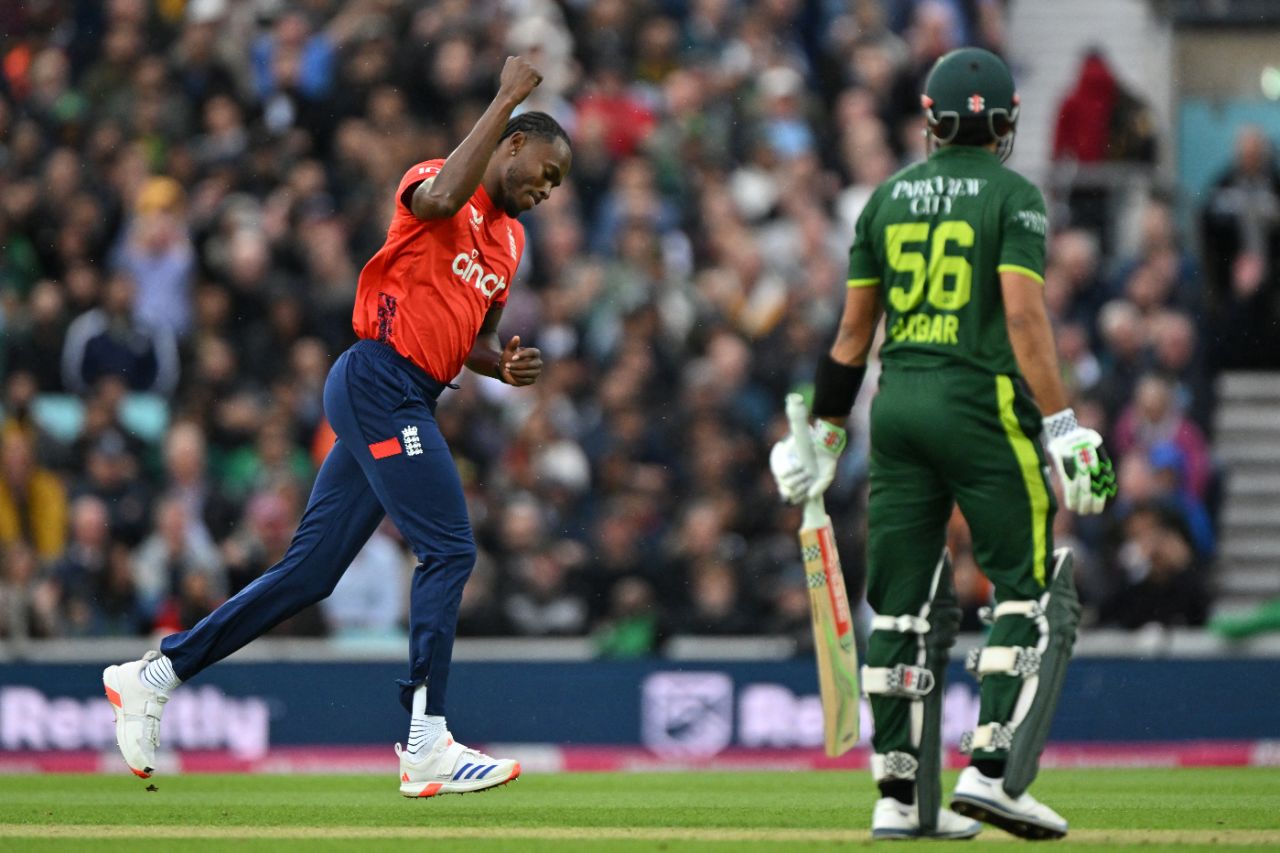Jofra Archer celebrates the wicket of Babar Azam, England vs Pakistan, 3rd T20I, Cardiff, May 30, 2024