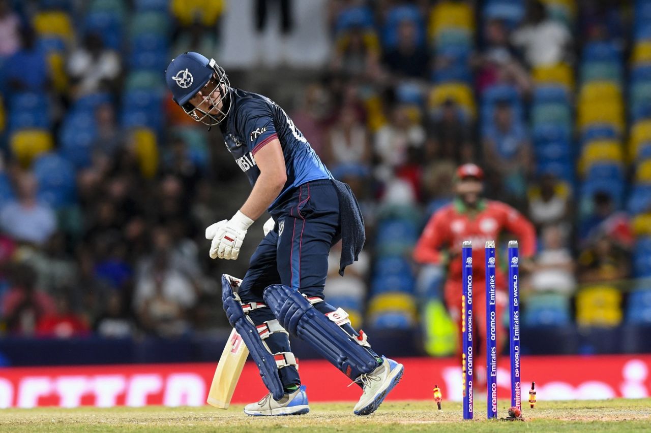 Michael van Lingen chopped one on on the second ball, Namibia vs Oman, T20 World Cup 2024, Group B, Bridgetown, June 2, 2024