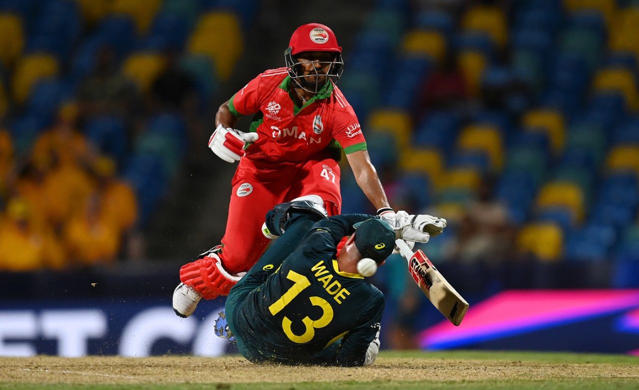 Aqib Ilyas collides with Matthew Wade, Australia vs Oman, T20 World Cup, Bridgetown, June 5, 2024