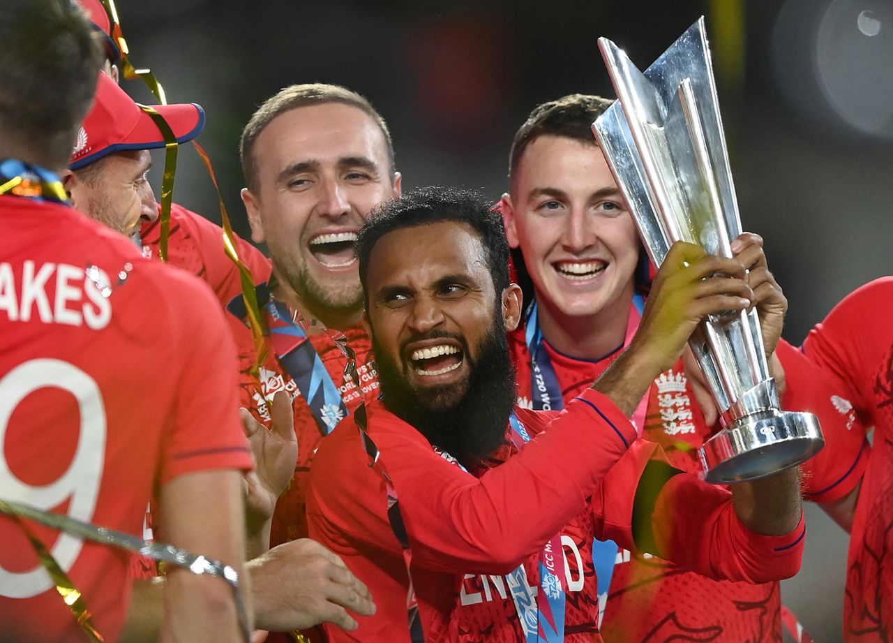 Adil Rashid holds the T20 World Cup aloft, England vs Pakistan, T20 World Cup final, Melbourne, November 13, 2022
