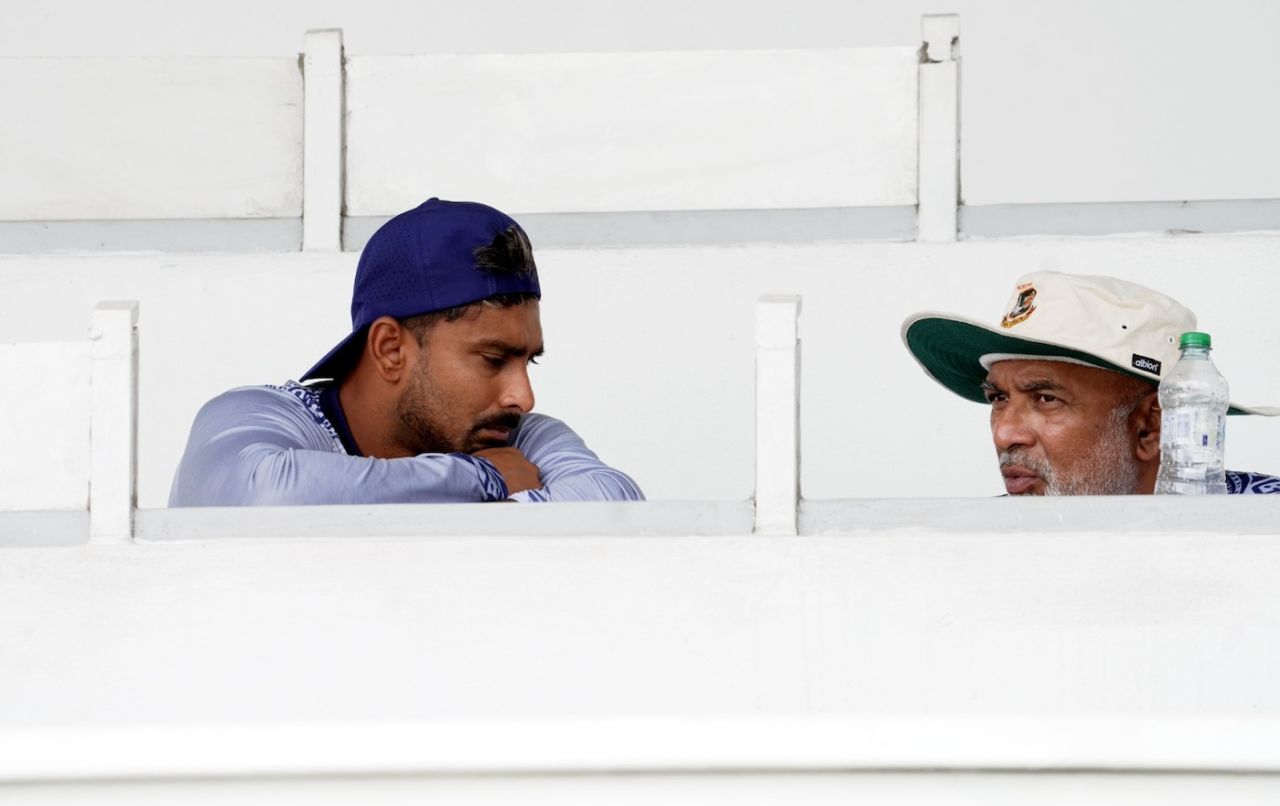 Chandika Hathurusingha speaks to the out-of-form Litton Das, St John's, June 18, 2024