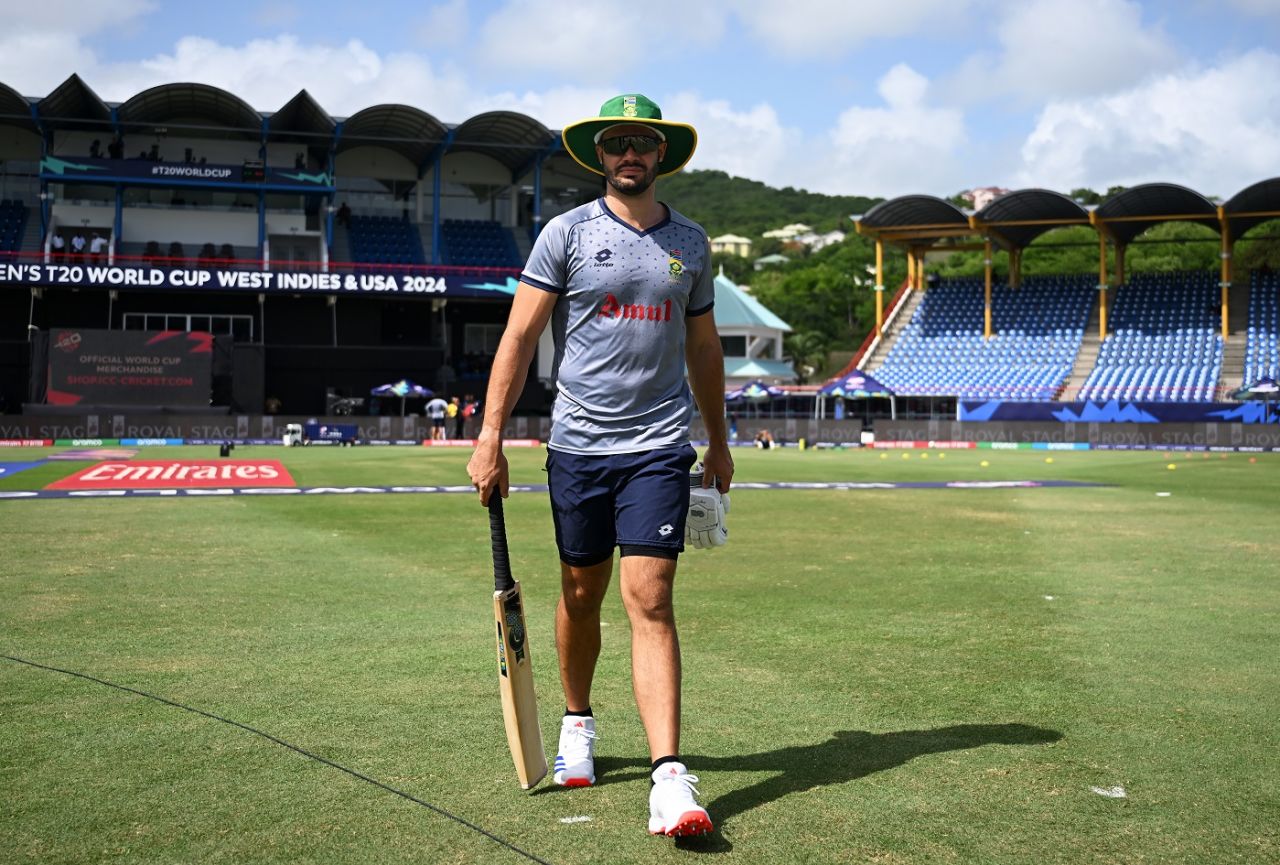 Aiden Markram strides out to the middle for a pre-game warm-up session, England vs South Africa, T20 World Cup 2024, Super Eight, St Lucia, June 21, 2024