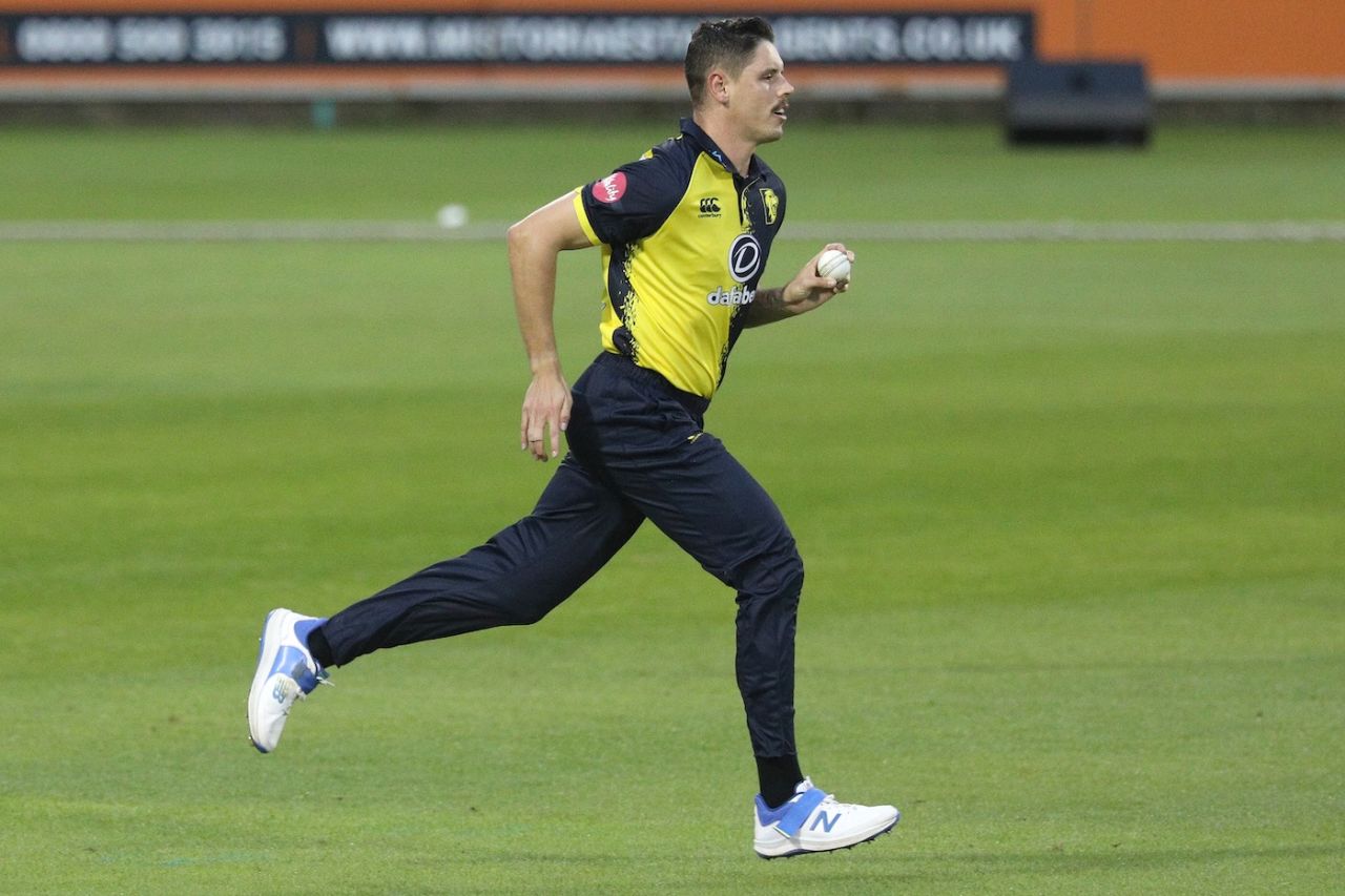 Ben Dwarshuis in action for Durham