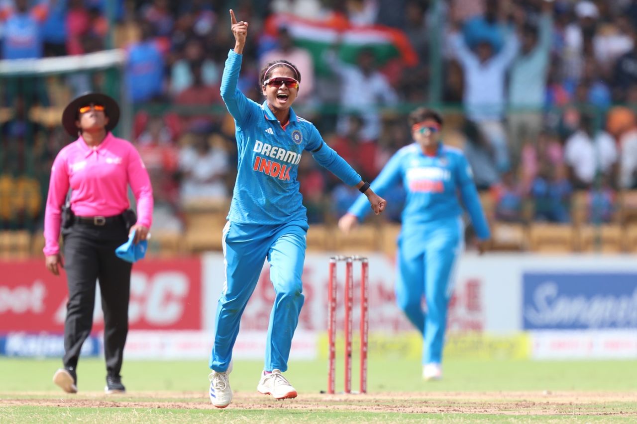 Shreyanka Patil celebrates a wicket, India Women vs South Africa Women, 3rd ODI, Bengaluru, June 23, 2024