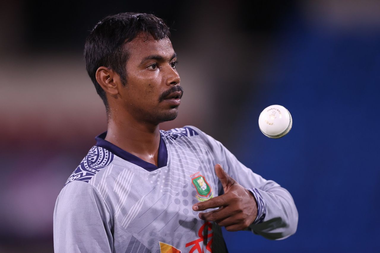 Tanvir Islam prepares to bowl during Bangladesh's net session, Kingstown, T20 World Cup, June 23, 2024