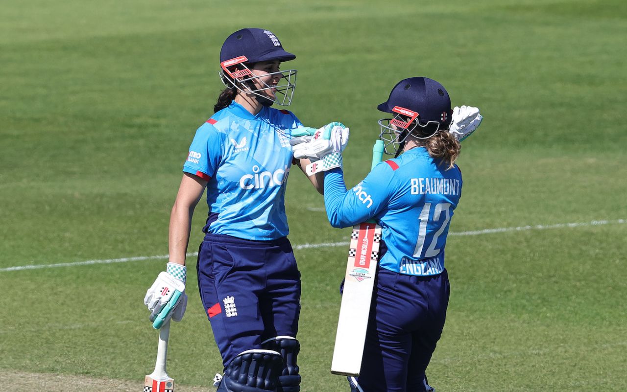 Maia Bouchier and Tammy Beaumont brought up the hundred stand in the 14th over, England vs New Zealand, 1st Women's ODI, Chester-le-Street, June 26, 2024
