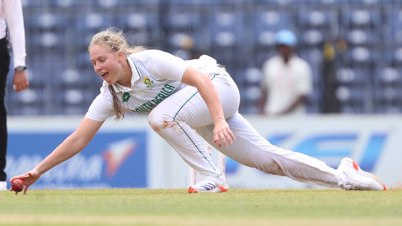 Annerie Dercksen with a fielding effort, India vs South Africa, Only Women's Test, 1st day, Chennai, June 28, 2024
