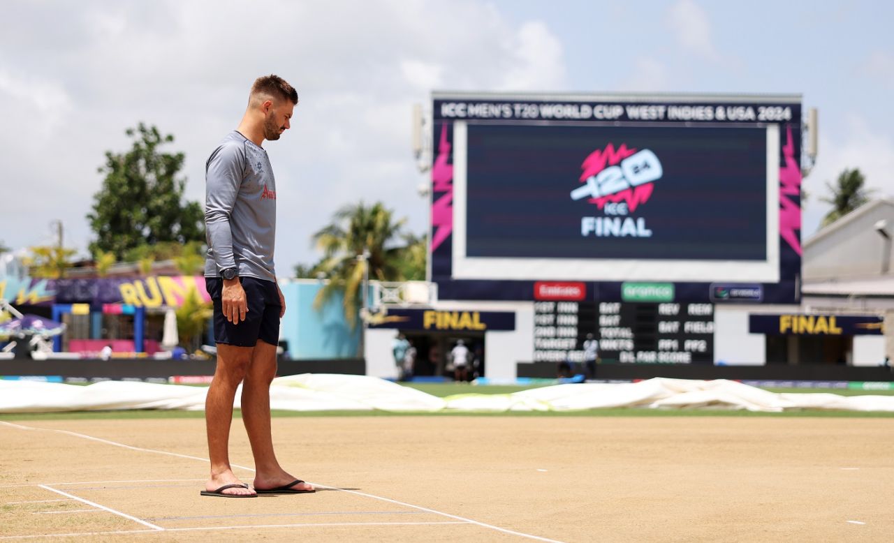 Aiden Markram has a close look at the Barbados surface, T20 World Cup 2024, Barbados, June 28, 2024