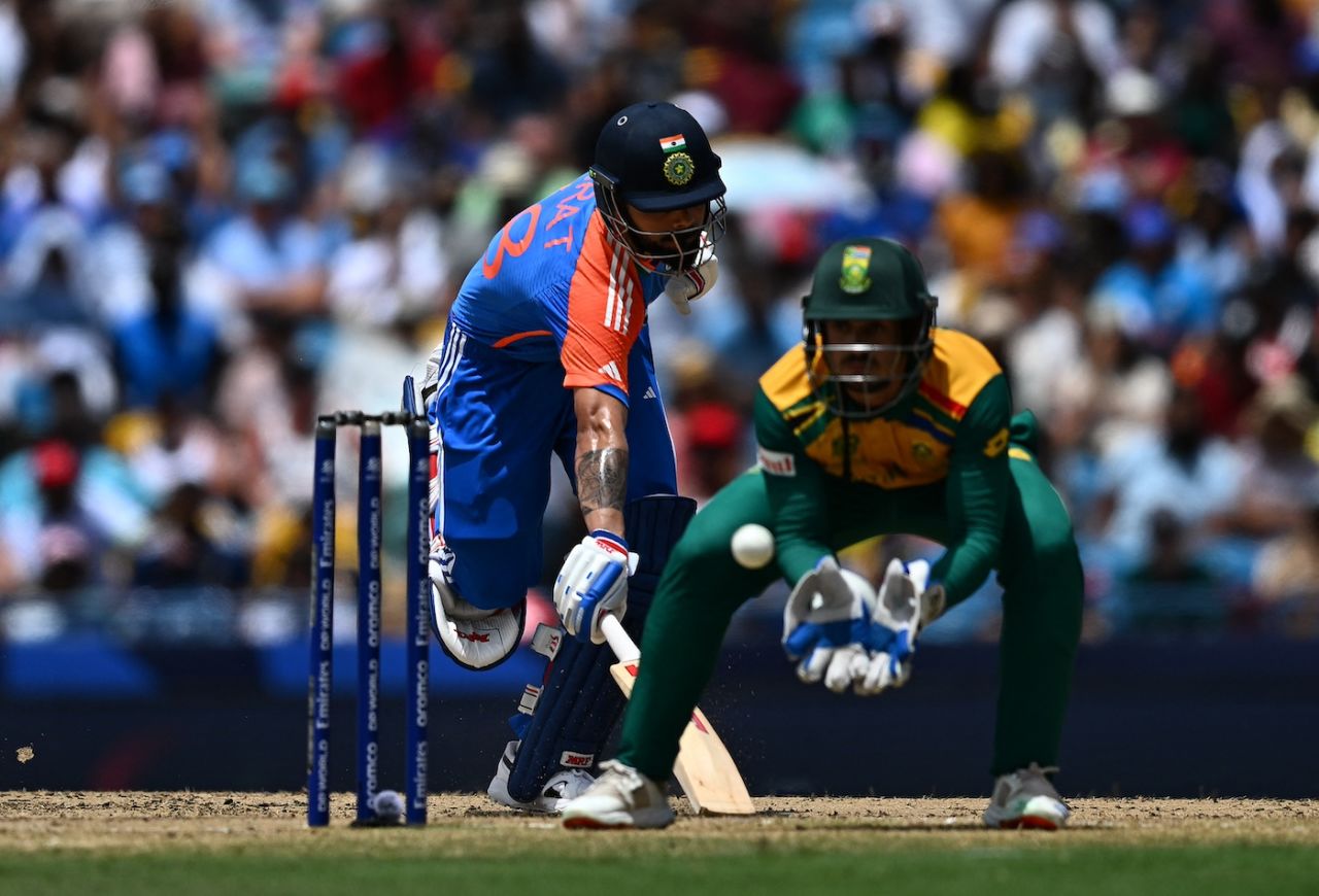 Virat Kohli is at full stretch trying to complete a run, India vs South Africa, T20 World Cup final, Bridgetown, Barbados, June 29, 2024
