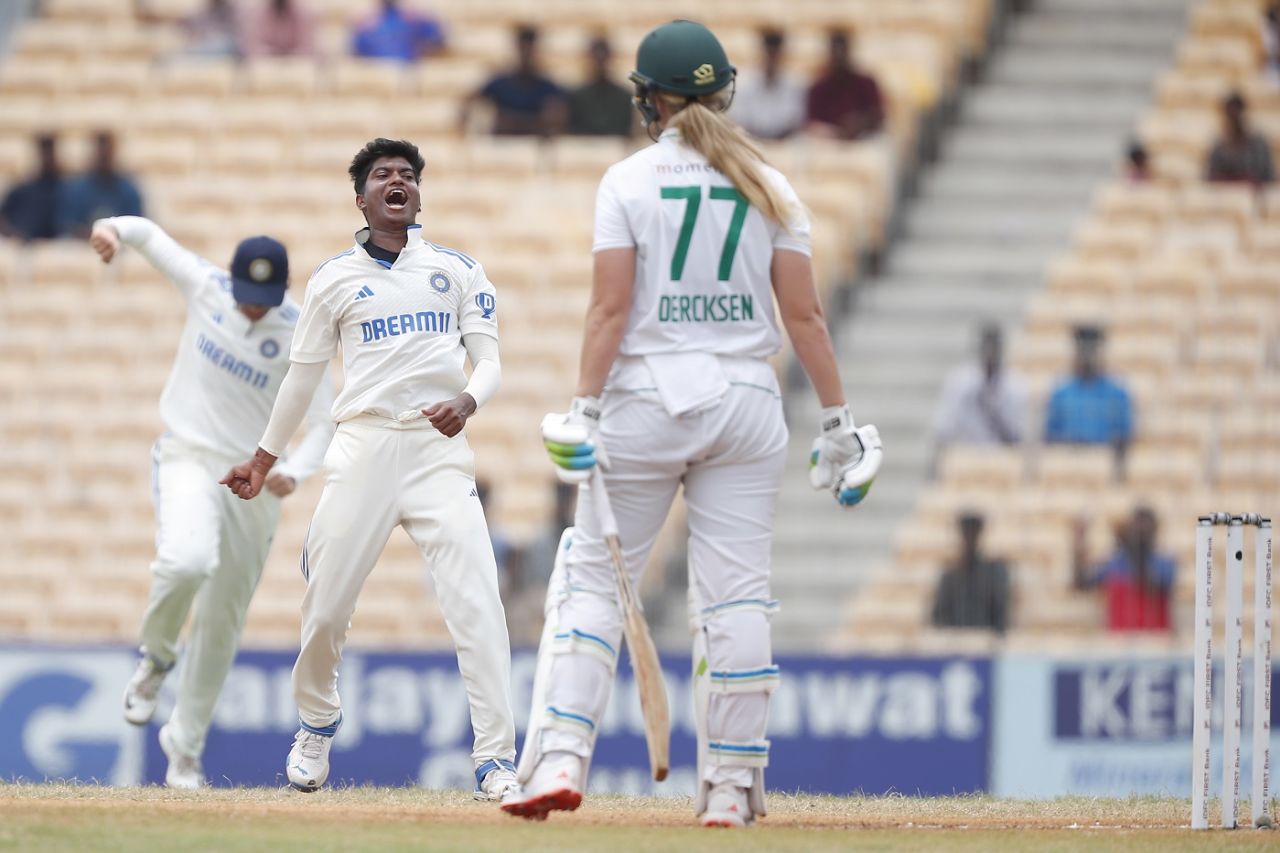Pooja Vastrakar had Annerie Dercksen caught plumb in front of the stumps, India vs South Africa, Only women's Test, 4th day, Chennai, July 1, 2024