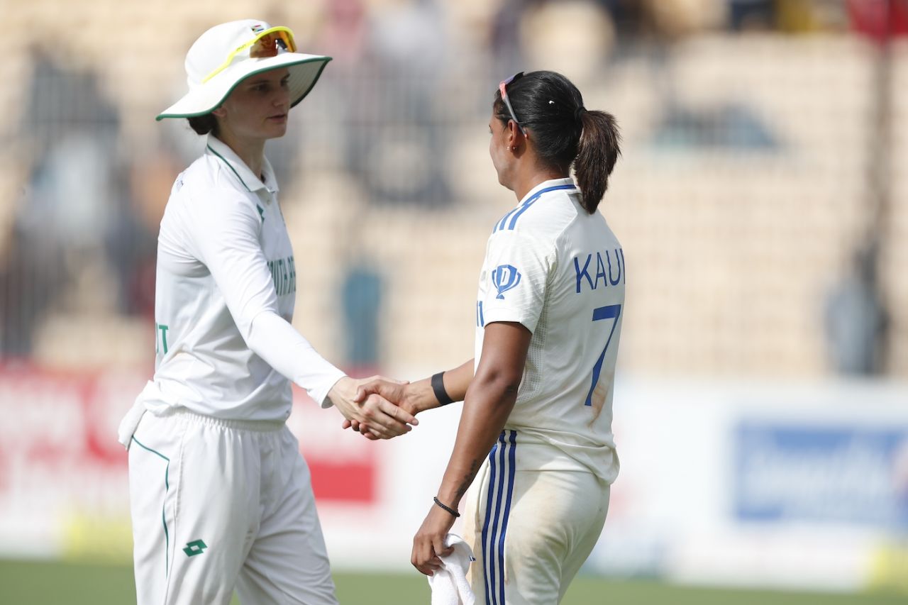Captains Laura Wolvaardt and Harmanpreet Kaur shake hands after the game, India vs South Africa, Only women's Test, 4th day, Chennai, July 1, 2024