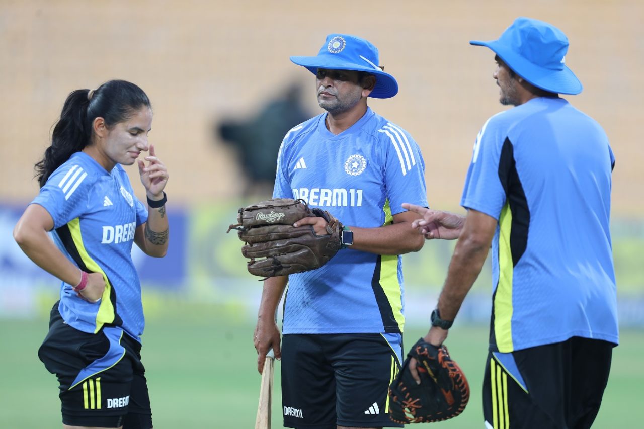 Renuka Singh, Amol Muzumdar and Aavishkar Salvi in conversation before the first T20I, India vs South Africa, 1st T20I, Chennai, July 5, 2024
