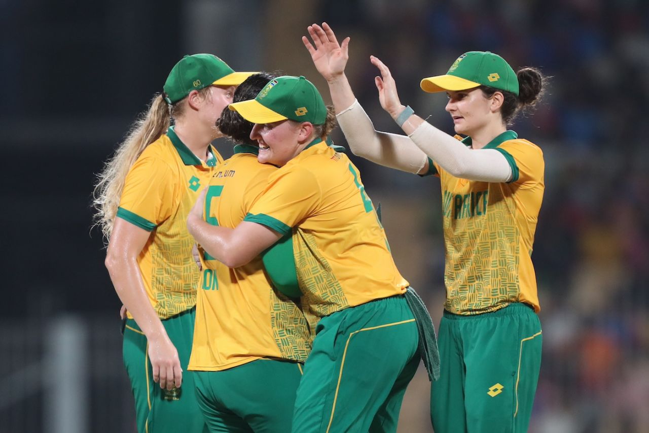 Chloe Tryon is mobbed after removing Smriti Mandhana, India vs South Africa, 1st T20I, Chennai, July 5, 2024