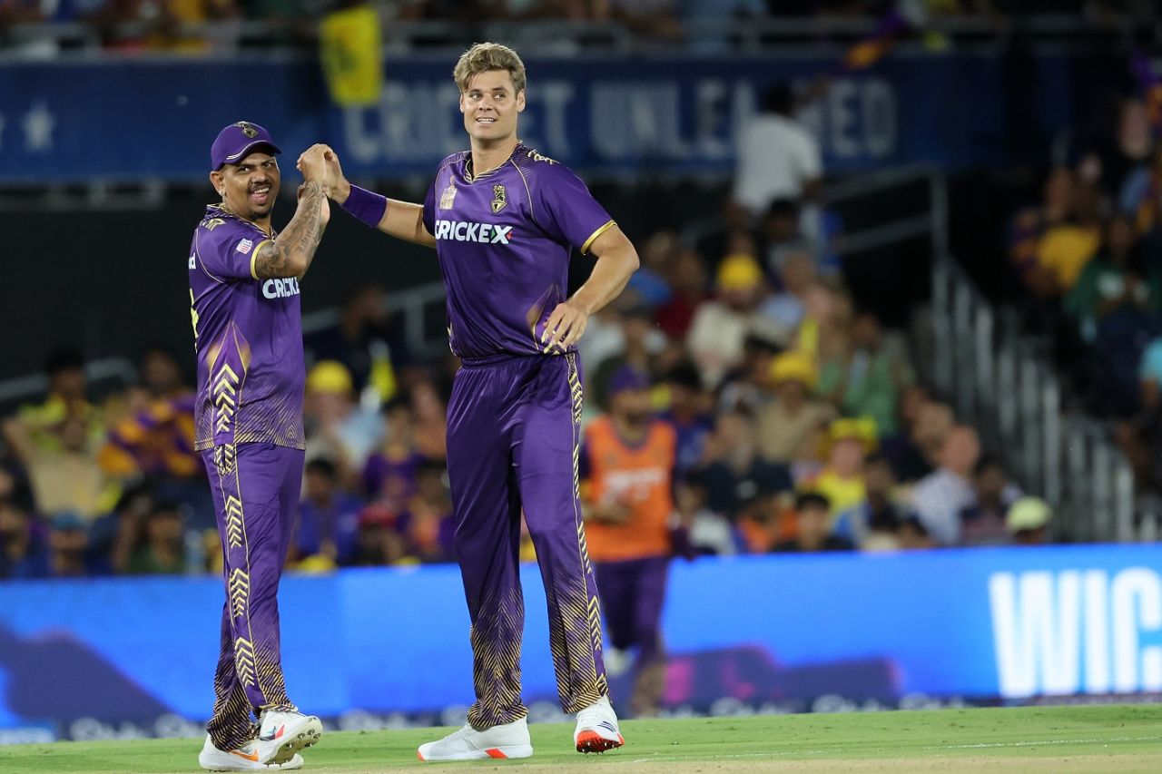 Spencer Johnson celebrates Faf du Plessis' wicket with his captain Sunil Narine, Texas Super Kings vs LA Knight Riders, Major League Cricket, Dallas, July 5, 2024