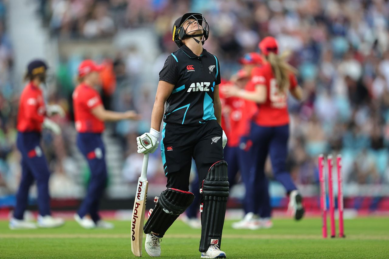 Suzie Bates leaves the field dejected after being bowled by Sophie Ecclestone, 4th Women's Vitality T20I, England vs New Zealand, The Kia Oval, July 13, 2024