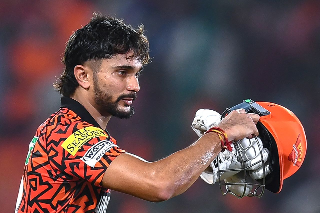 Nitish Kumar Reddy removes his helmet, Sunrisers Hyderabad vs Rajasthan Royals, IPL 2024, Hyderabad, May 2, 2024