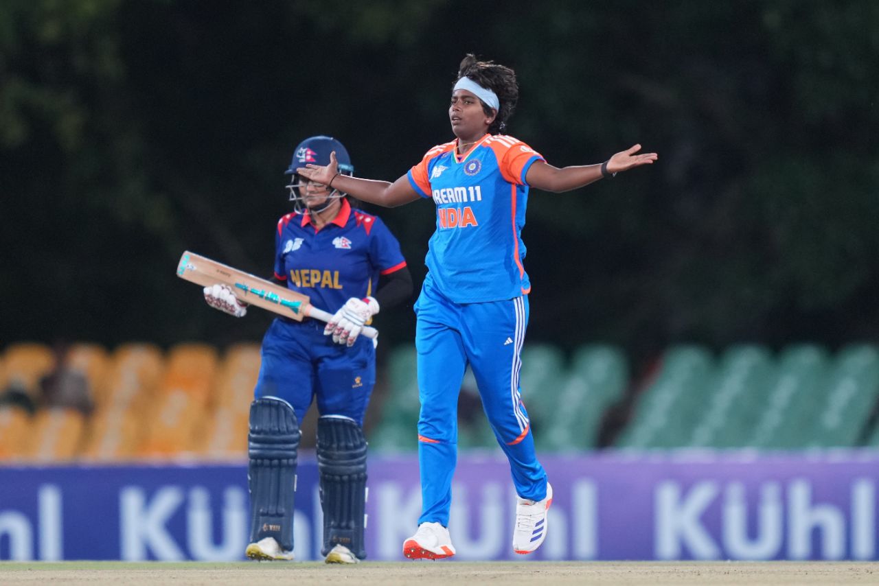 Arundhati Reddy knocked over both Nepal's openers, India vs Nepal, Women's Asia Cup 2024, Dambulla, July 23, 2024