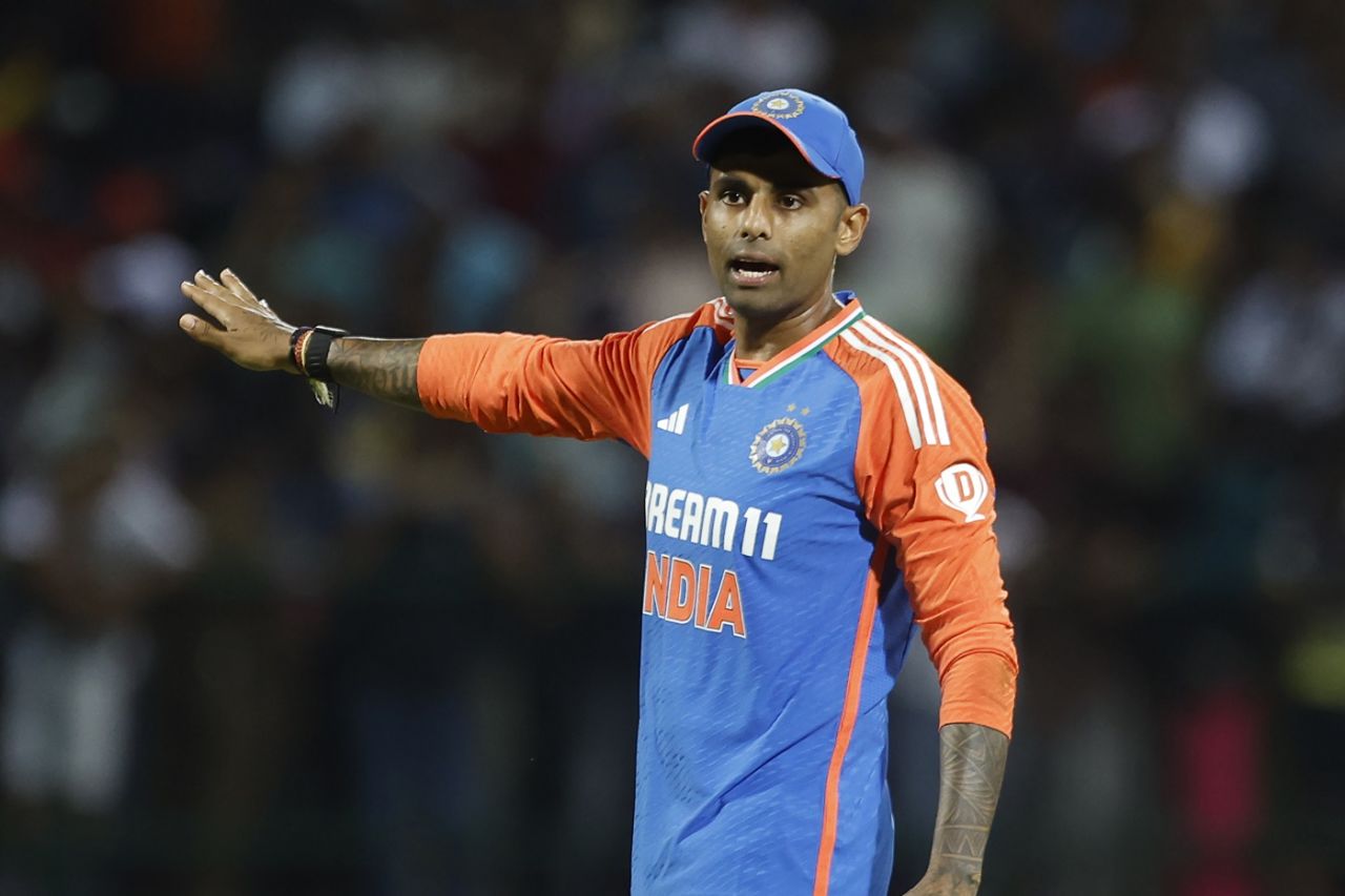 Suryakumar Yadav gestures in the field, Sri Lanka vs India, 1st T20I, Pallekele, July 27, 2024