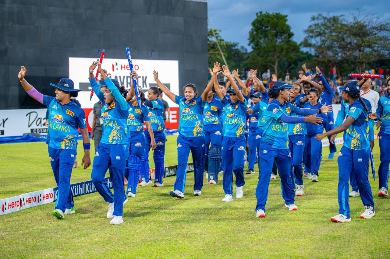 Sri Lanka take a victory lap around the Asia Cup win, Sri Lanka vs India, Women's Asia Cup 2024 final, Dambulla, July 28, 2024