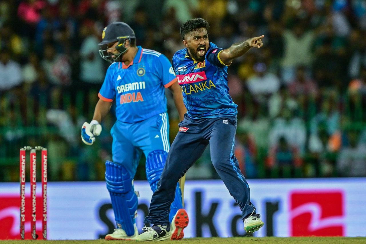 Asitha Fernando thought he had Rohit Sharma out lbw only for a review to save the India captain, Sri Lanka vs India, 1st ODI, Colombo, August 2, 2024