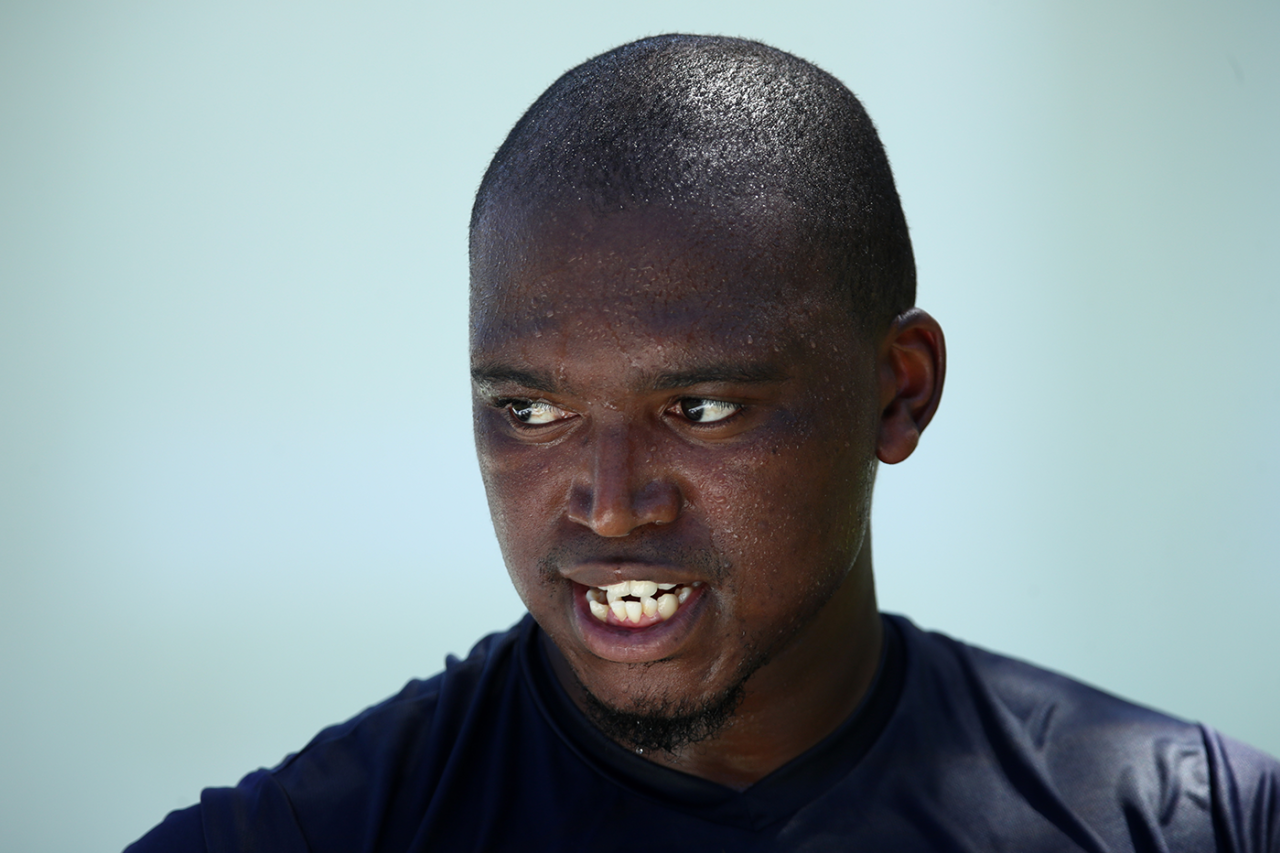 Lungi Ngidi looks on, Sydney, January 2, 2023