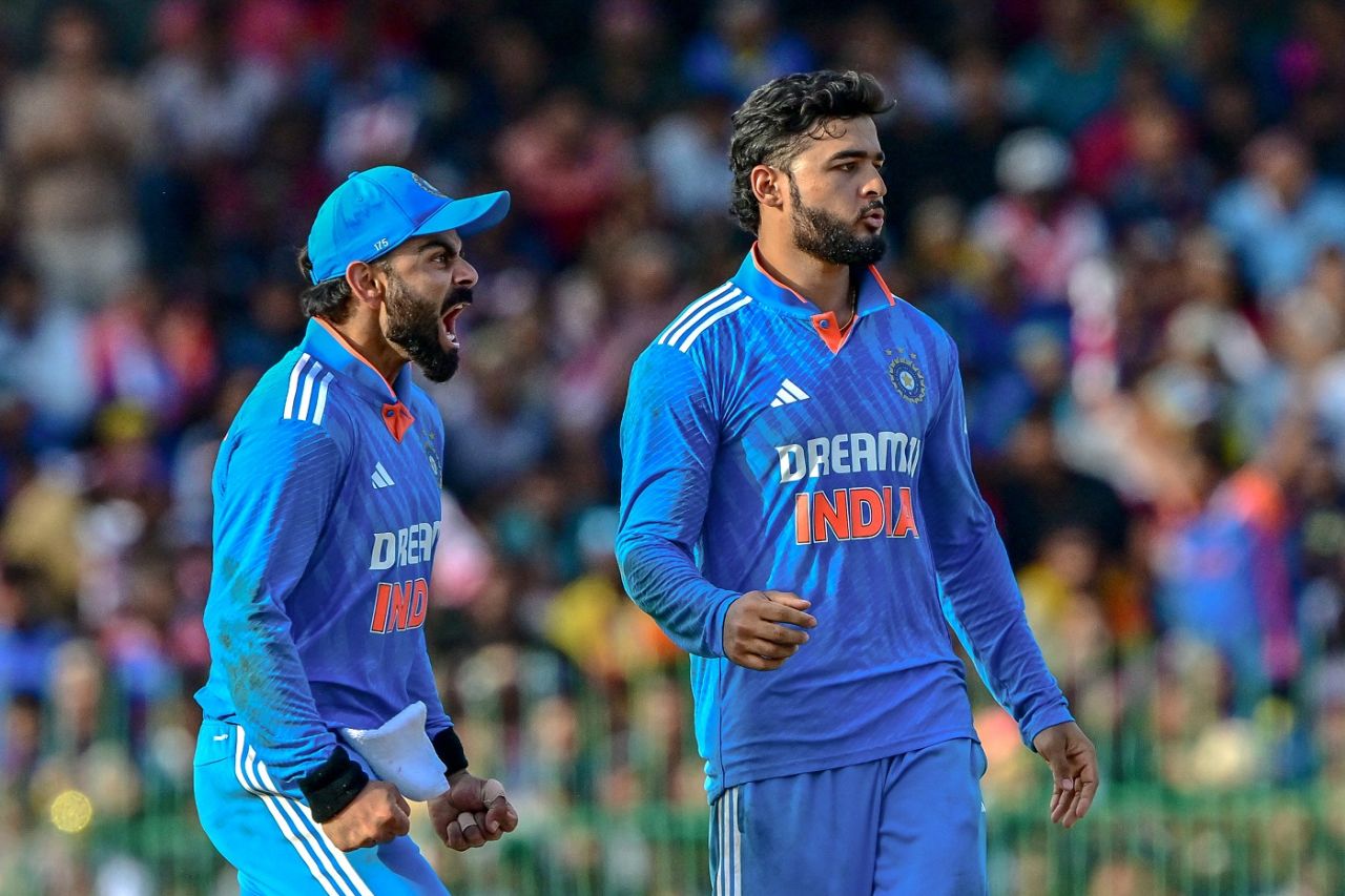 Virat Kohli and Riyan Parag celebrate Charith Asalanka's fall, Sri Lanka vs India, 3rd ODI, Colombo, August 7, 2024