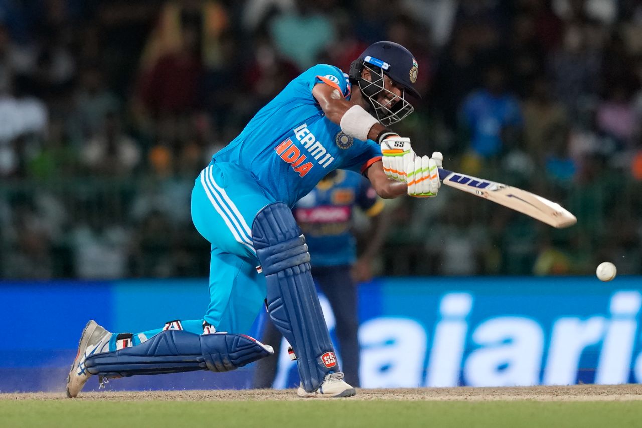 Washington Sundar kept India fighting with 30 off 25 but it was nowhere near enough, Sri Lanka vs India, 3rd ODI, Colombo, August 7, 2024