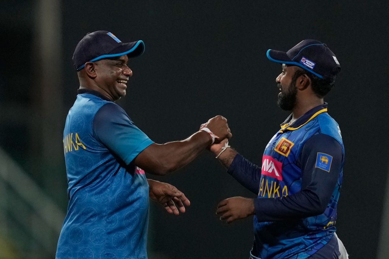 Sri Lanka interim coach Sanath Jayasuriya and captain Charith Asalanka had a first bilateral ODI series win against India in 27 years to celebrate, Sri Lanka vs India, 3rd ODI, Colombo, August 7, 2024