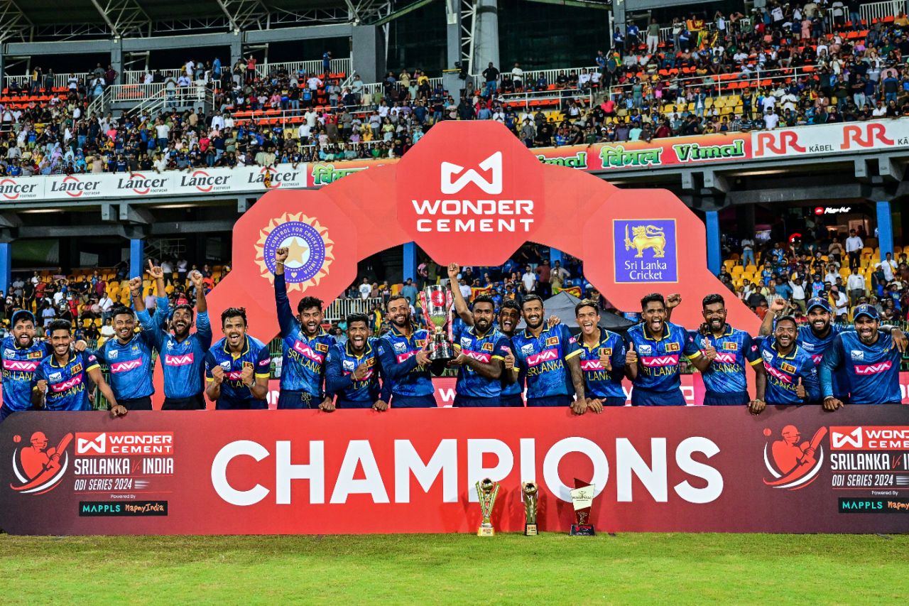 இந்தியாவுல கிரவுண்ட் எல்லாம் சின்னதா இருக்கும்… ஆனா இது எங்க கிரவுண்ட்…. எங்களுக்கு தான் பிட்ச் எப்படி இருக்கும்னு தெரியும் – தீக்ஷனா பேச்சு